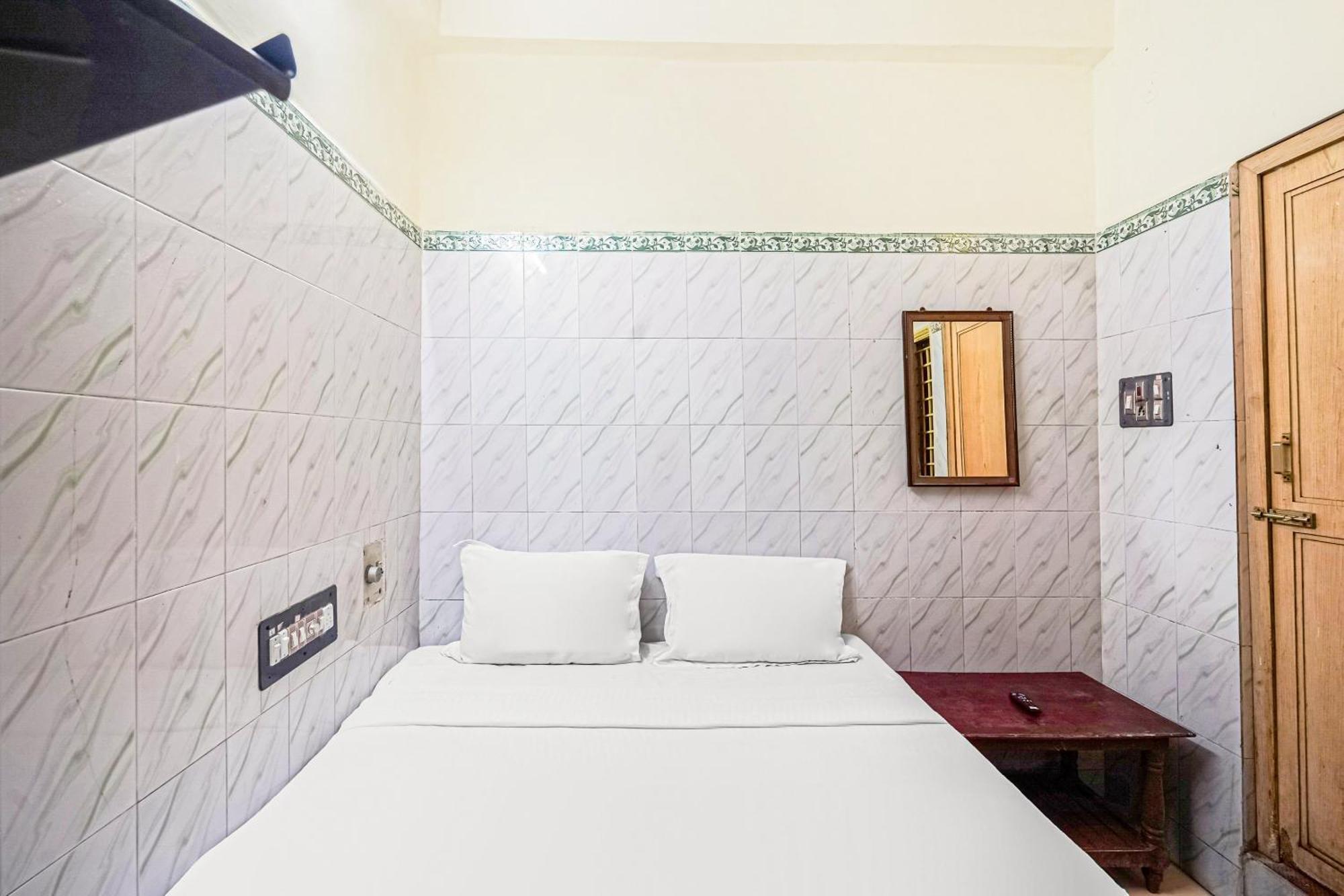 Hotel SPOT ON 84555 Venkata Sai Residency Tirupati Exterior foto